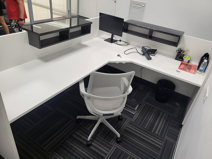 Стойка ресепшен для IT-Компании