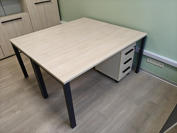 Рабочие места и стеллажи для крупной транспортной компании