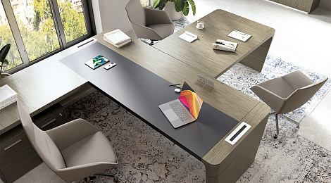 Сочетание натурального шпона и кожи в новом кабинете Premium