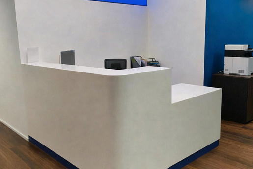 Стойка ресепшен на заказ для IT-компании