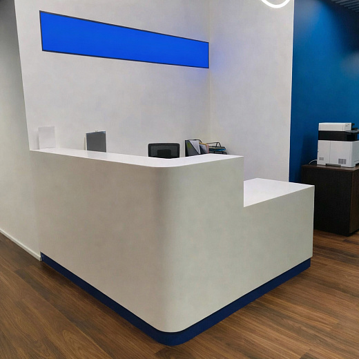 Стойка ресепшен на заказ для IT-компании