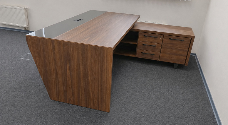 Кабинеты руководителей Corner для производственной компании