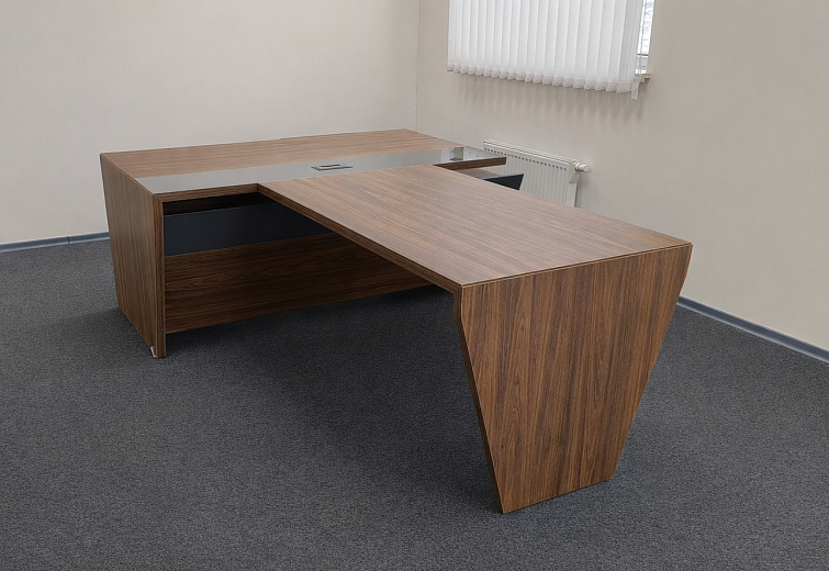 Кабинеты руководителей Corner для производственной компании